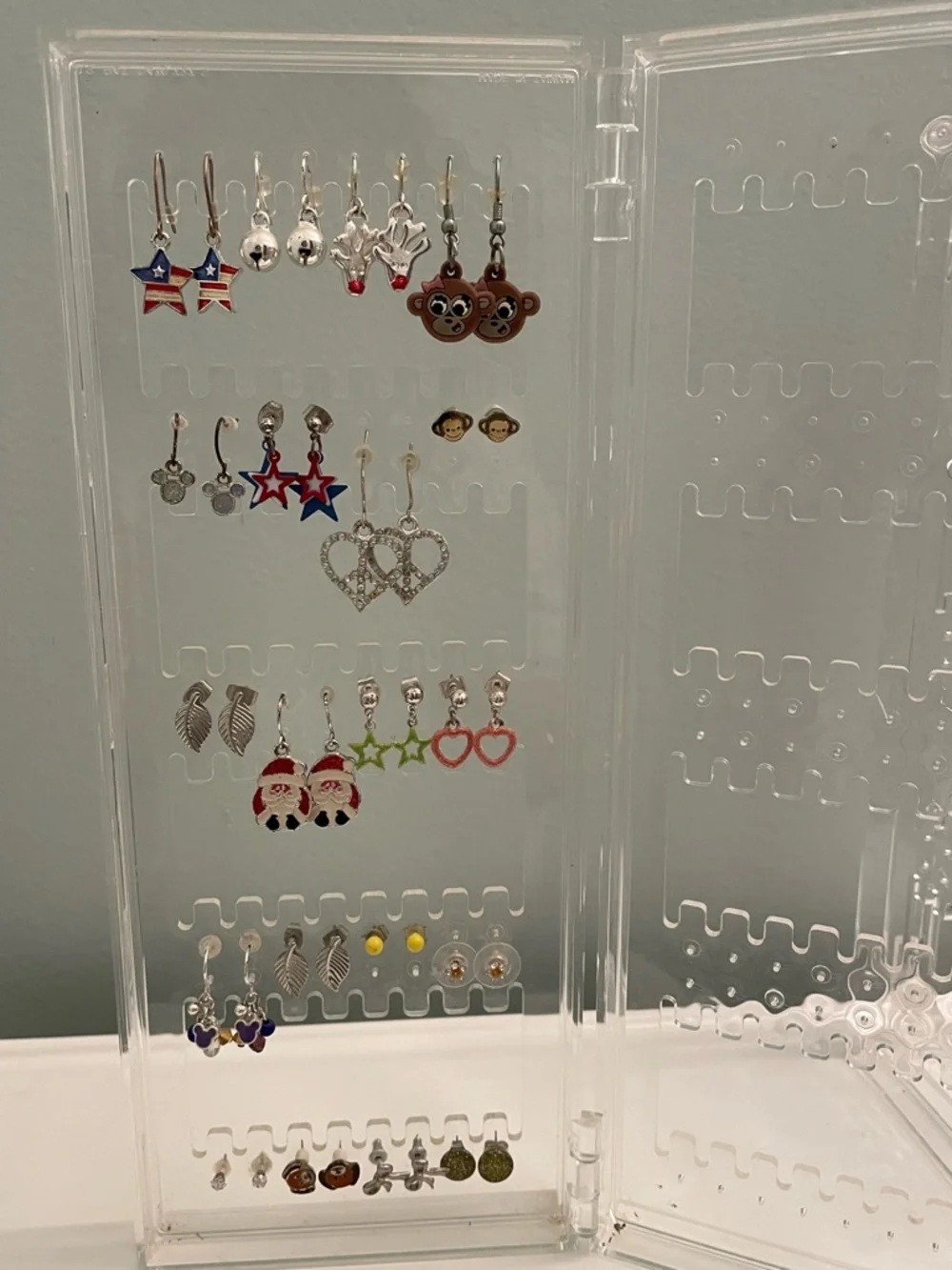 20 pairs children earrings & clear Acrylic Organizer, Multiple Transparent